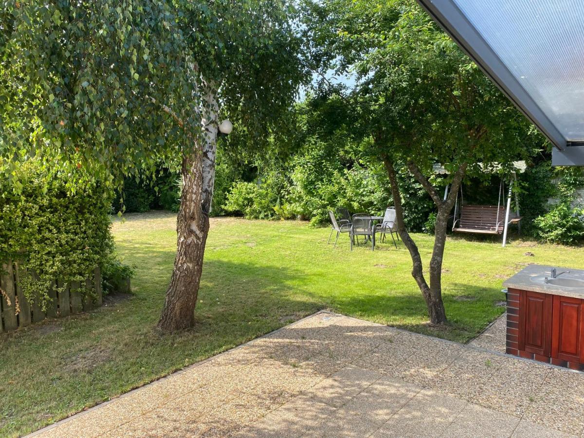 Domek Z Ogrodem Rowy  Exterior foto