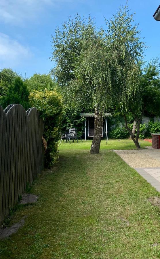 Domek Z Ogrodem Rowy  Exterior foto