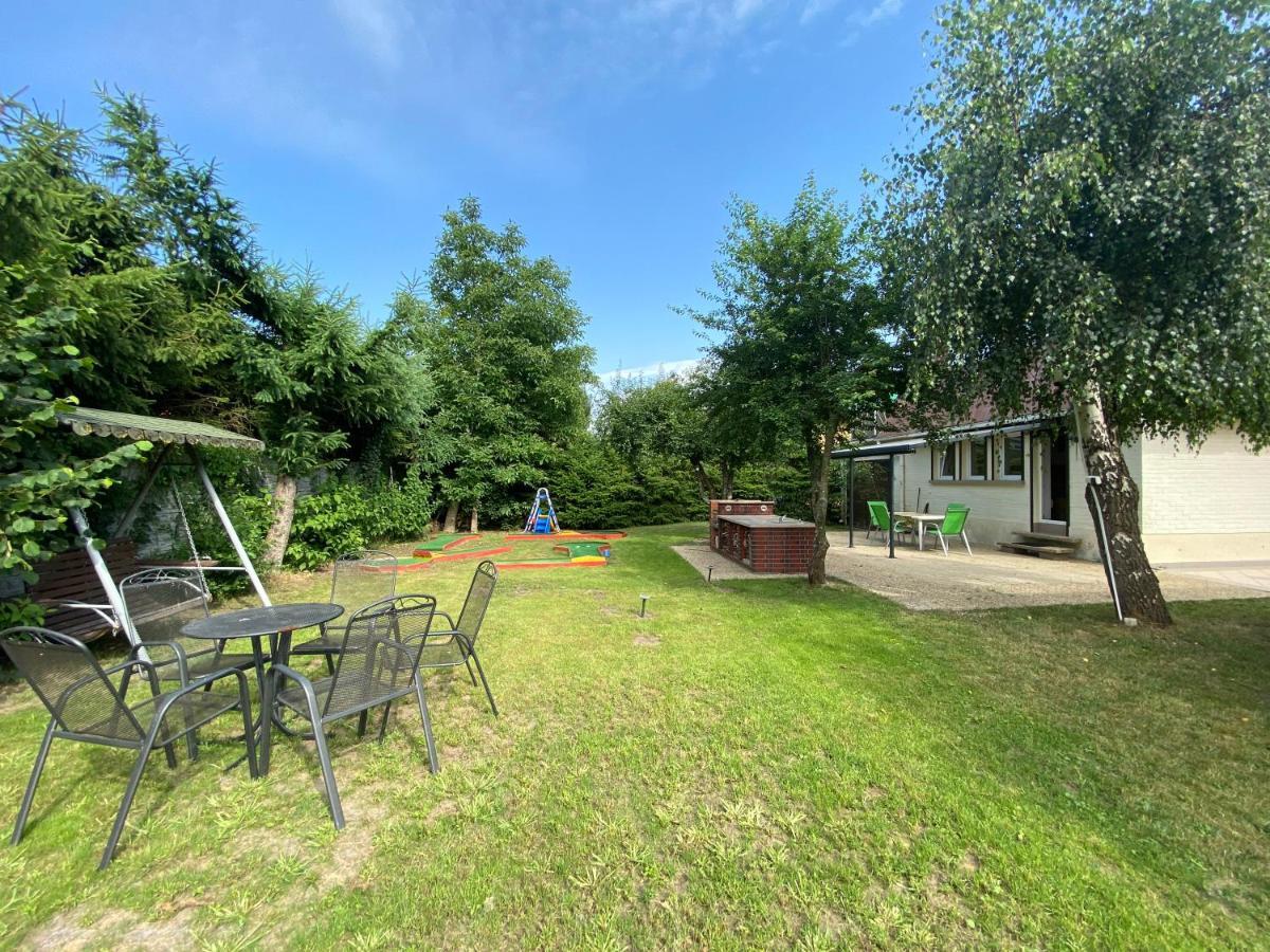 Domek Z Ogrodem Rowy  Exterior foto